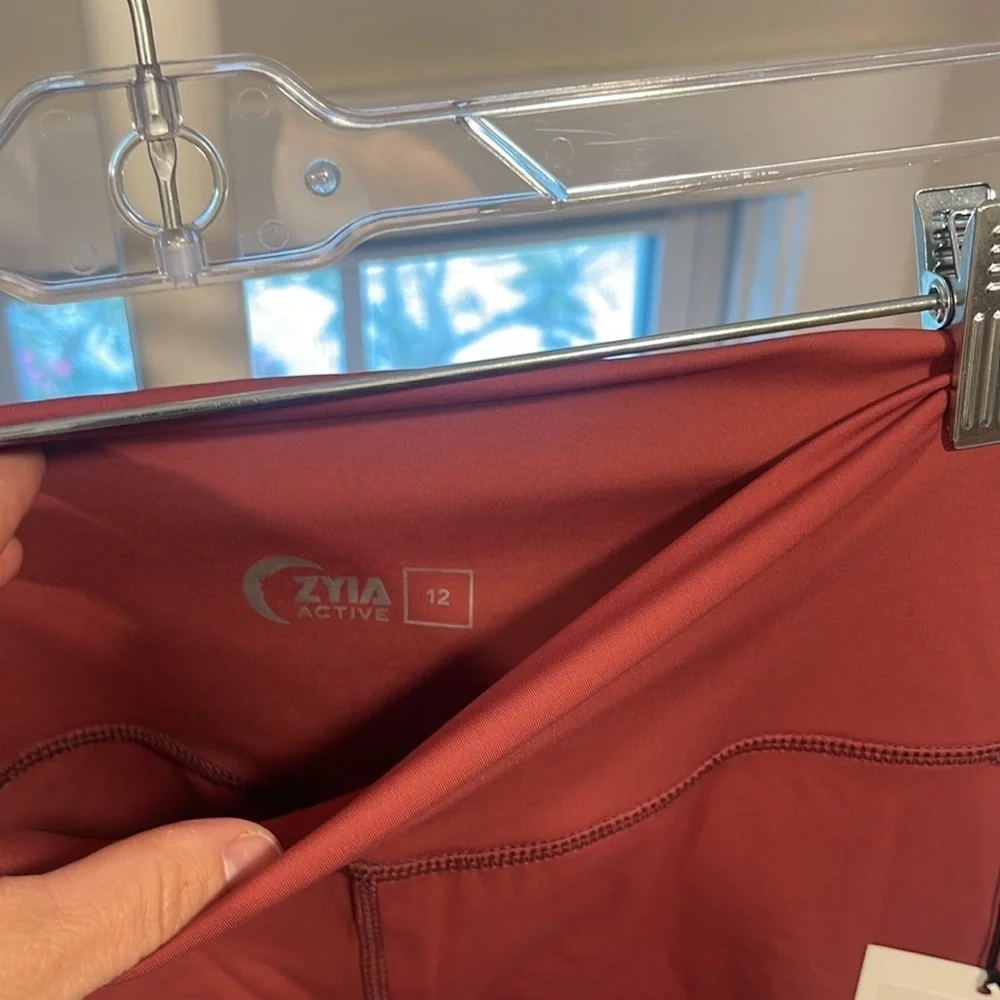 NWT-ZYIA Active Red Pear Moon Brilliant Hirise Legging, Size 12